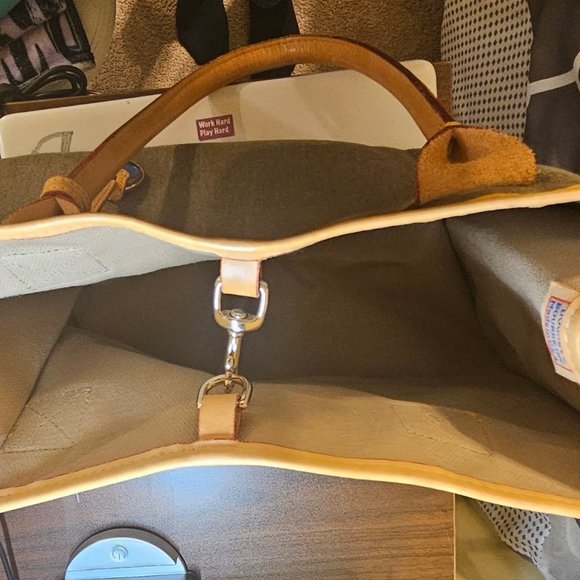 Dooney and Bourke Tote Bag - Picture 2 of 2